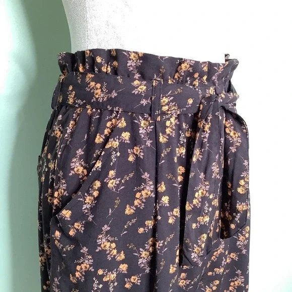 Jachs Girlfriend Floral Paper Bag High Waist Pull On Culotte Shorts NWT - Picture 6 of 16